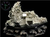 黃鐵礦+水晶（日本律雙晶），43x34x22cm-湖北大冶
